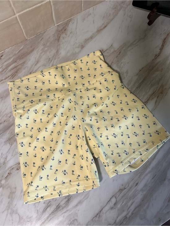 Wilo The Label Pants - Wilo the Label yellow & blue floral print shorts size S
